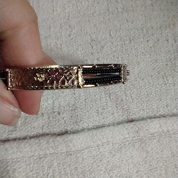 Silvertone black seed bead bangle bracelet - Picture 3 of 3